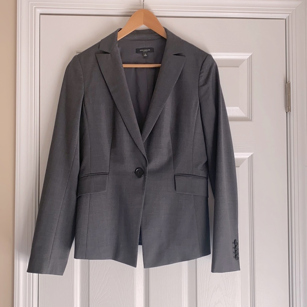 AnnTaylor Charcoal Pant Suit. Sz 4 Pants, 8 Blazer